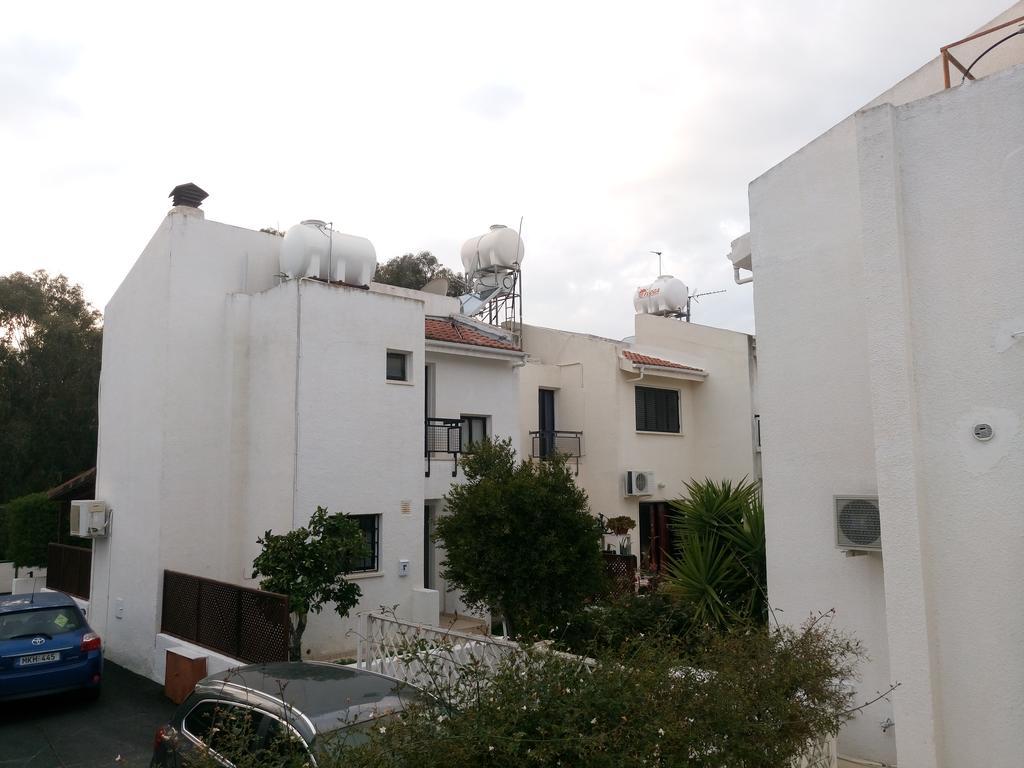 Miltos Beach House Larnaca Buitenkant foto